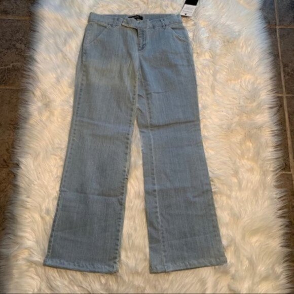 Daisy Fuentes Bootcut Jeans Light Wash Sea Breeze - Picture 2 of 10